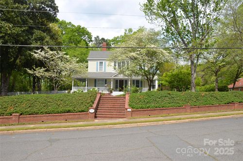 427 Pee Dee Ave, Albemarle, NC, 28001-4933 | Card Image