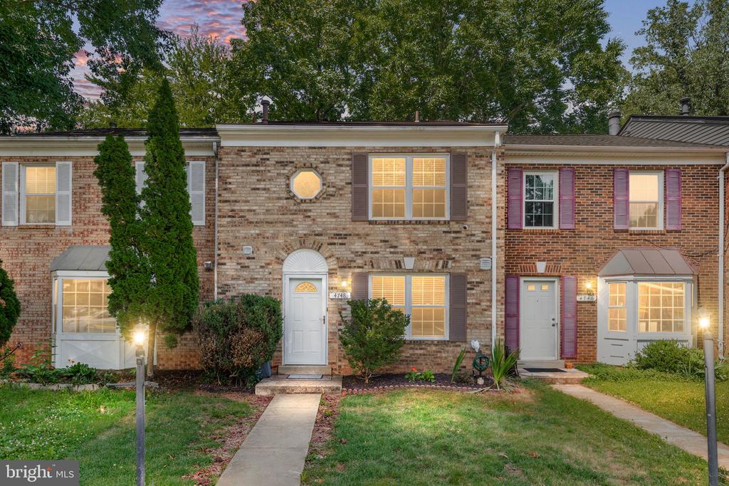 Residential in WOODBRIDGE 3