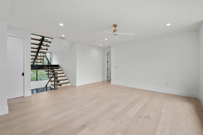 2401 Oakhaven Cir, House other with 5 bedrooms, 5 bathrooms and 3 parking in Austin TX | Image 24