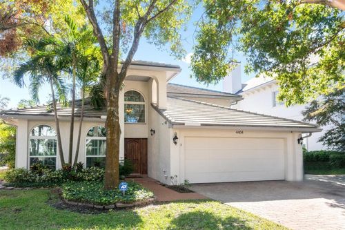 4404 W Azeele Street, TAMPA, FL, 33609 | Card Image