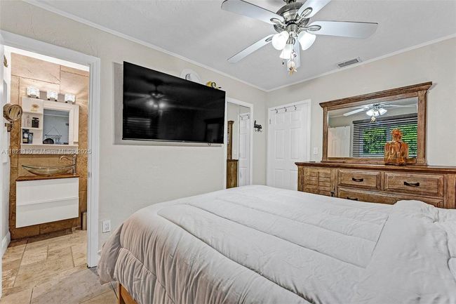 10371 Sw 146 Th St, House other with 5 bedrooms, 3 bathrooms and null parking in Miami FL | Image 12
