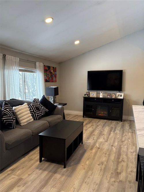 i-12 Blue Hill Commons Dr, Orangeburg, NY, 10962 | Card Image