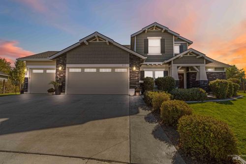 892 N Chastain Ln, Eagle, ID, 83616-6199 | Card Image