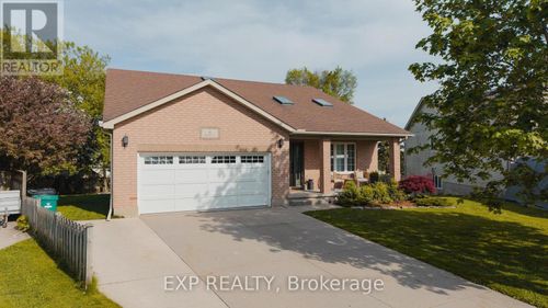 6 Berdux Pl, Wellesley, ON, N0B2T0 | Card Image