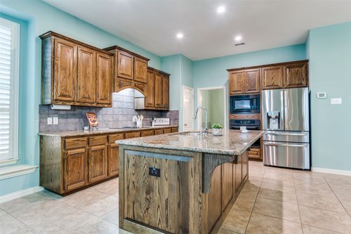 7803 Hillsdale Dr, Sachse, TX, 75048-6652 | Card Image