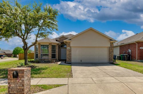 9901 Amaryllis Ln, Fort Worth, TX, 76108-6507 | Card Image