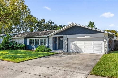2209 Winnebago Trl, FERN PARK, FL, 32730-3009 | Card Image