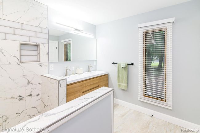 Beautiful Primary Bath | Image 33