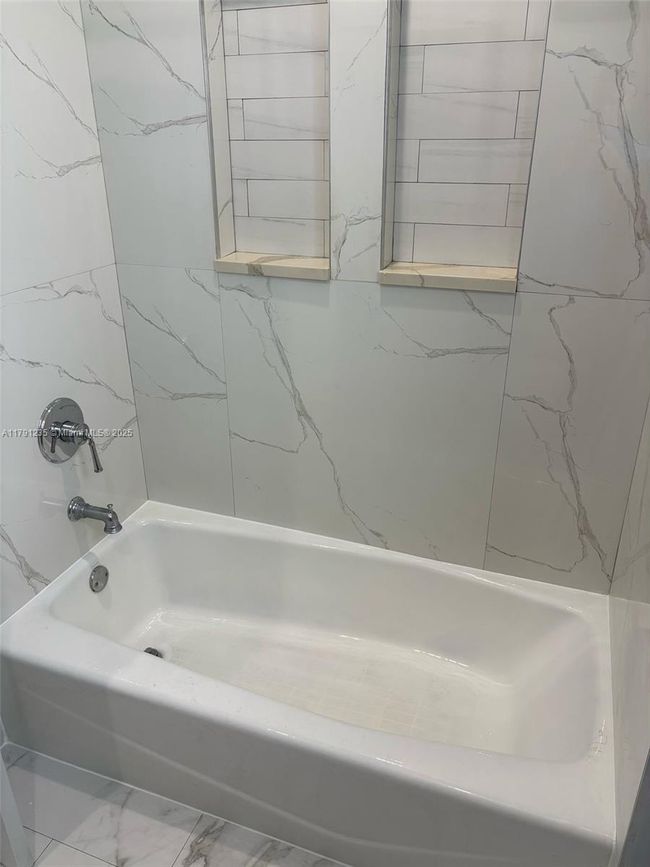 6807 Nw 75 Th St, House other with 2 bedrooms, 1 bathrooms and null parking in Tamarac FL | Image 21