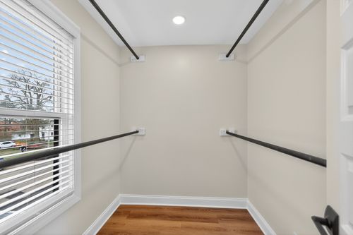 b-305 W Exchange Street, Sycamore, IL, 60178 | Card Image