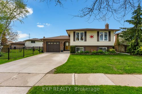 2881 Olden Ave, Niagara Falls, ON, L2J3Y9 | Card Image