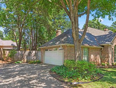 1503 Woodlands Dr, House other with 4 bedrooms, 3 bathrooms and null parking in Tyler TX | Image 2