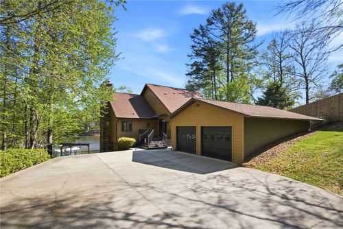 120 Farris Sandra Dr, West Union, SC, 29696-2813 | Card Image