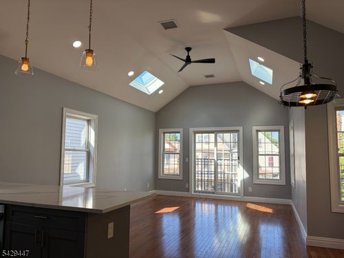 2-84 Andrew St, Bayonne, NJ, 07002-2606 | Card Image