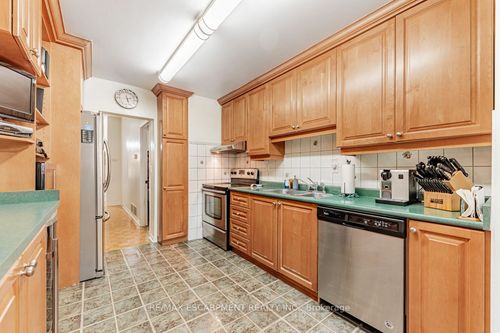 11 Alma Ave, Toronto, ON, M6J1N2 | Card Image