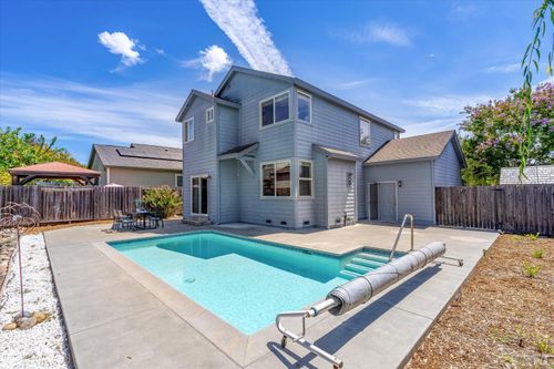 1268 Pedroncelli Dr, Windsor, CA, 95492-6892 | Card Image