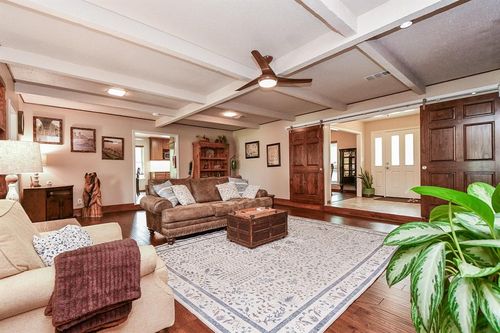 410 Cowhide Rd, Wallis, TX, 77485-1034 | Card Image
