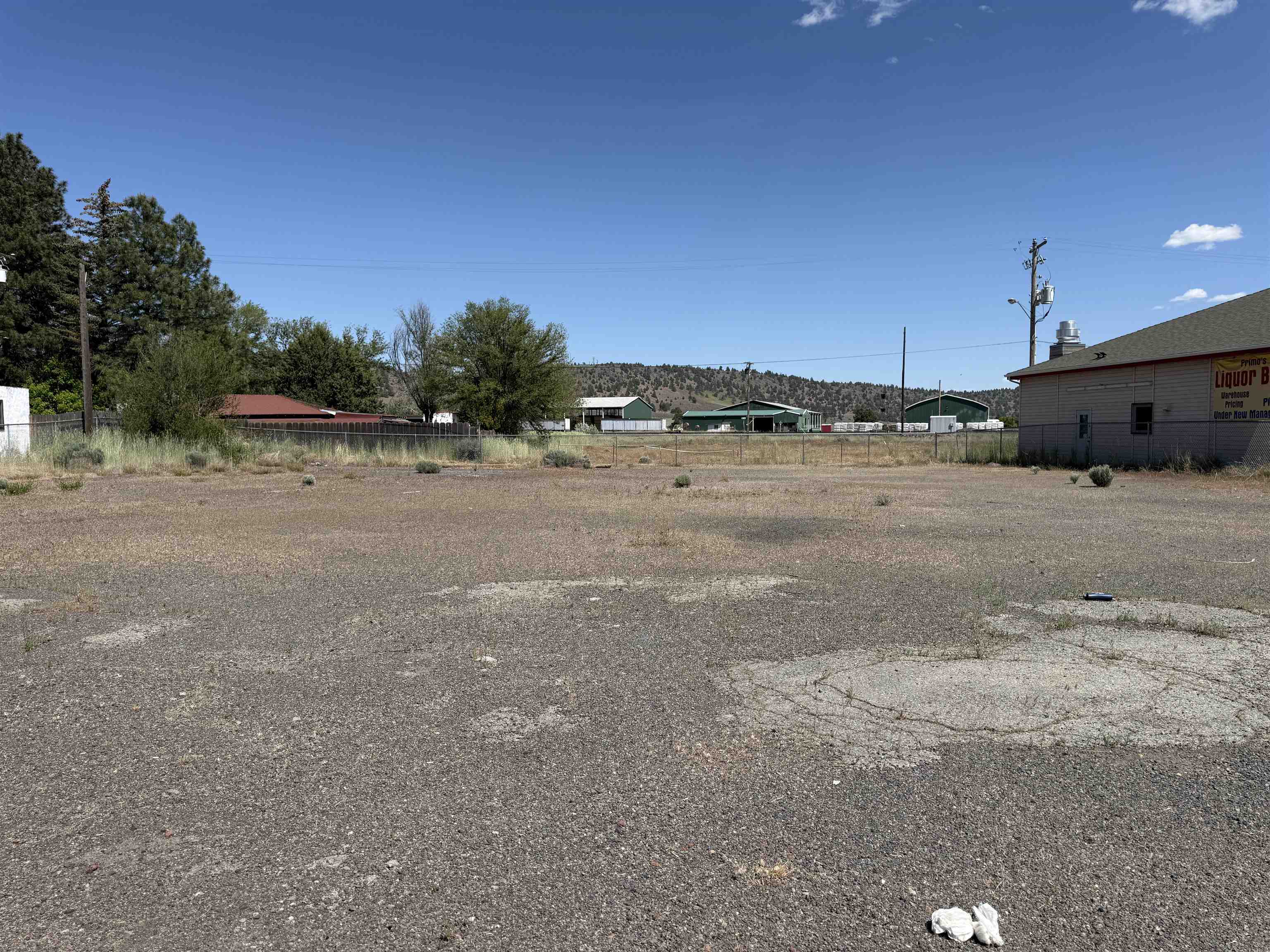 Land in Dorris