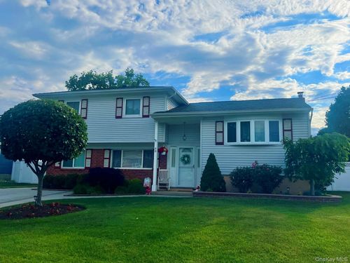 48 W 20th Street, Babylon, NY, 11729 | Card Image