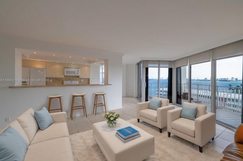 apt-908-4000 Towerside Ter, Miami, FL, 33138-2238 | Card Image