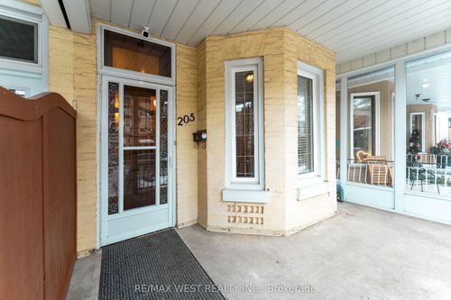 205 Markham St, Toronto, ON, M6J2G7 | Card Image