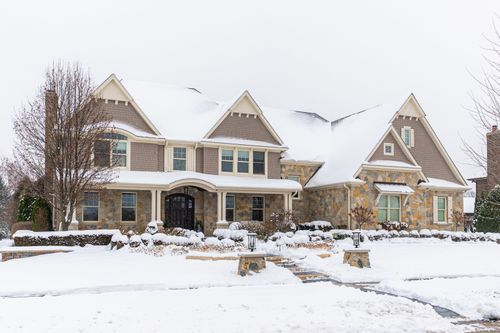 39W162 Long Meadow Ln, St. Charles, IL, 60175-7947 | Card Image