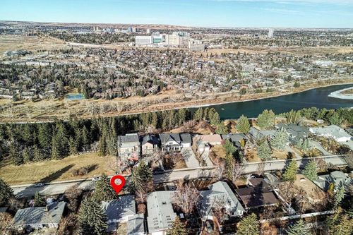 75 Wildwood Dr Sw, Calgary, AB, T3C3C6 | Card Image