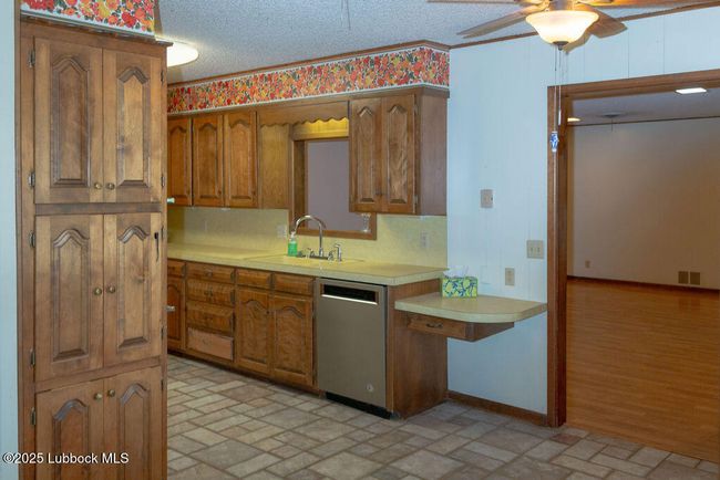 Kitchen | Image 8