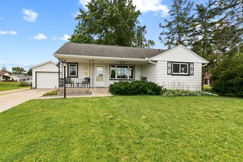 715 Country Club Rd, Sauk Centre, MN, 56378-1007 | Card Image