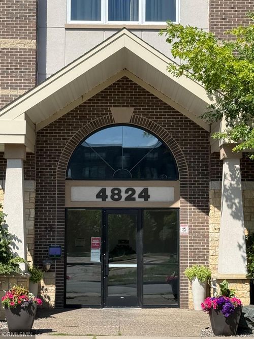 523-4824 E 53rd St, Minneapolis, MN, 55417-5005 | Card Image