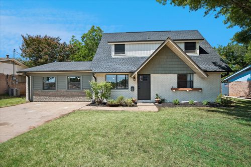 6729 Marilyn Ln, North Richland Hills, TX, 76180-7951 | Card Image