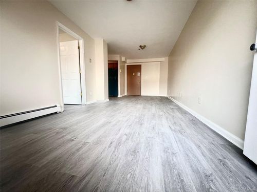 apt-2d-9421 Alstyne Ave, Elmhurst, NY, 11373-3019 | Card Image