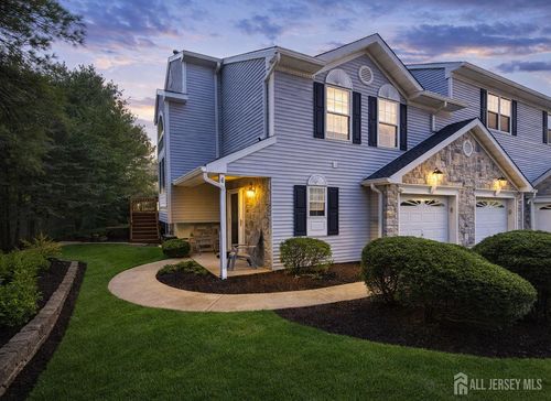 44 Rozalyn Ln, South Amboy, NJ, 08879-2913 | Card Image