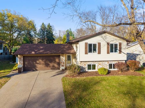 8308 W 104th Street, Bloomington, MN, 55438 | Card Image