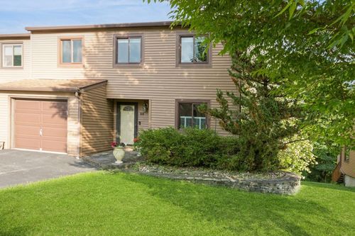 25 Walnut Ct, Fishkill, NY, 12524-2645 | Card Image