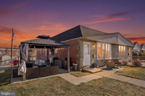 8557 Castor Ave, PHILADELPHIA, PA, 19152-1207 | Card Image