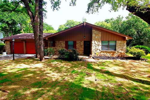 2703 Oak Cliff Ln, Arlington, TX, 76012-2855 | Card Image