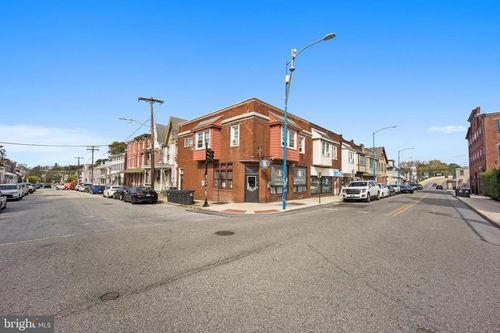 32 Gay St, Phoenixville, PA, 19460-3434 | Card Image