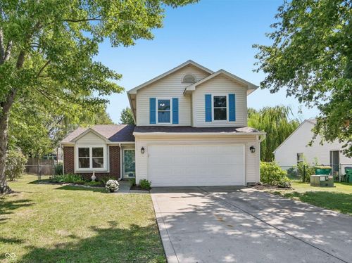 4039 Magnolia Dr, Franklin, IN, 46131-7430 | Card Image