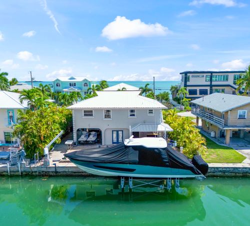 229 Caribbean Dr E, Summerland Key, FL, 33042-4847 | Card Image