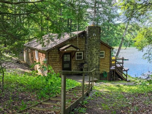 107 Fernville Rd, Leicester, VT, 05733-9246 | Card Image