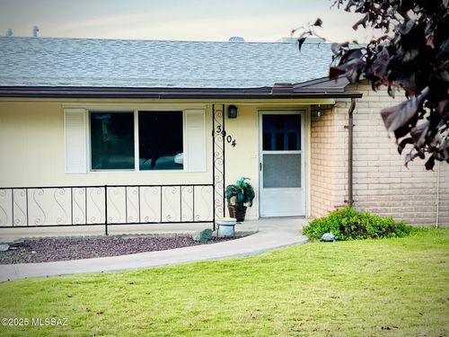 3904 W Golf Course Rd, Thatcher, AZ, 85552-5233 | Card Image