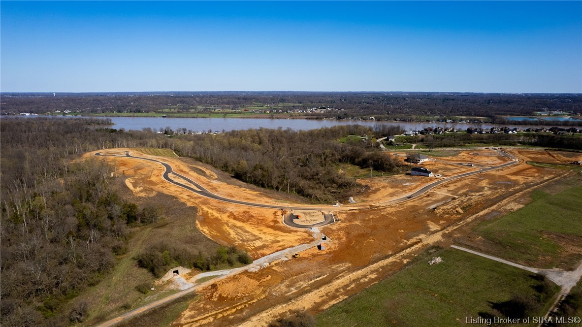 Land in Jeffersonville