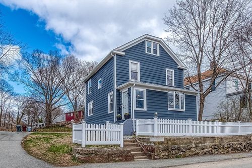 285 Colburn St, Dedham, MA, 02026-2427 | Card Image