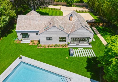 16 Walker Ct, East Quogue, NY, 11942-4321 | Card Image