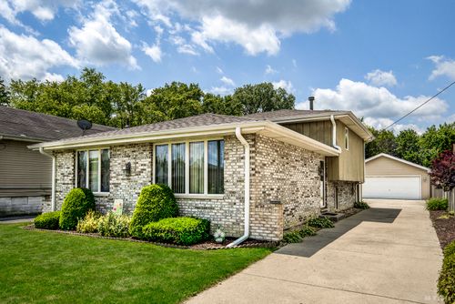 14224 Karlov Ave, Crestwood, IL, 60418-2312 | Card Image
