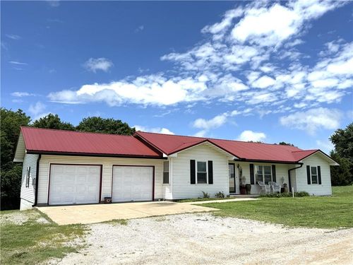 97 Iowa Dr, Linn Valley, KS, 66040-4224 | Card Image