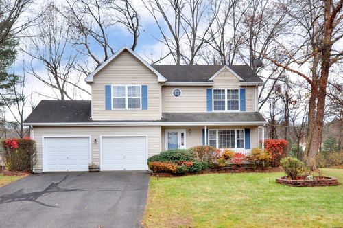220 Castlewood, Windsor, CT, 06095-1050 | Card Image