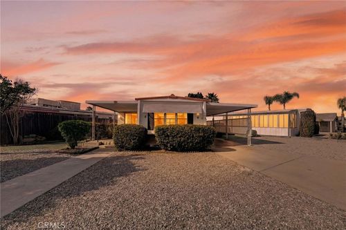 893 S Palm Ave, Hemet, CA, 92543-6961 | Card Image