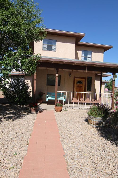 35 Jerome Rd, Los Lunas, NM, 87031-5731 | Card Image